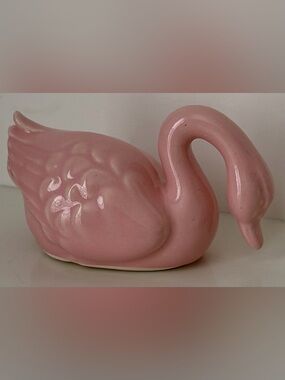 Vintage 80s Pink Ceramic Swan Figurine Cottagecore Grandmillennial Decor